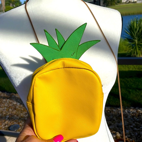 Pineapple Crossbody pocketbook. P.B.1 - Picture 6 of 10